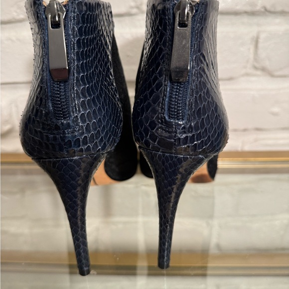 BCBGMaxAzria Vera Cuoio Leather Navy Leather Snakeskin Print/Lace Bootie… - Picture 3 of 11